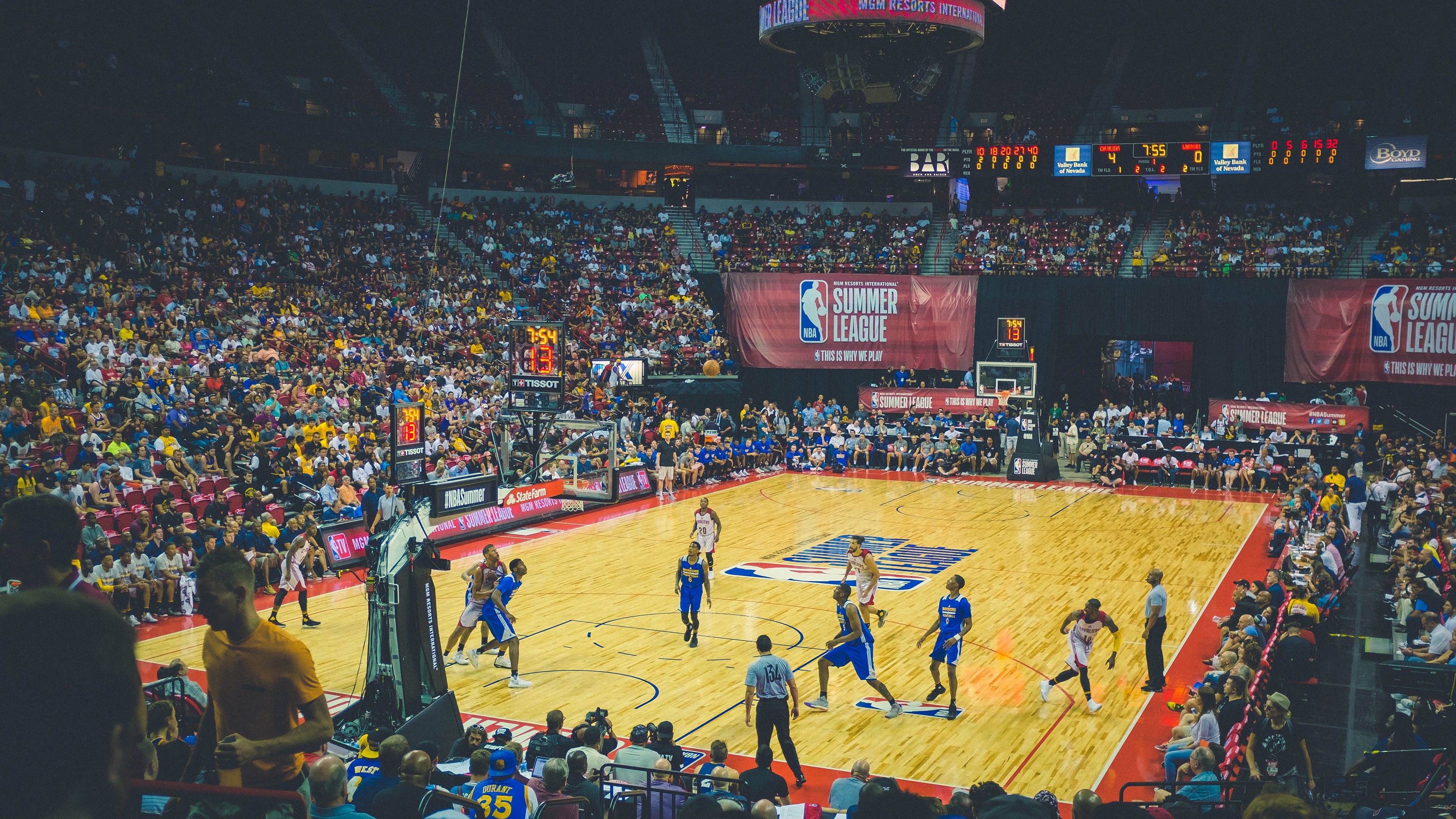 体育产业发展势头持续向好